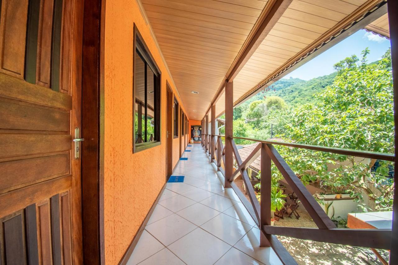 Hospedagem Cantinho Da Vitoria Vila do Abraao Bagian luar foto